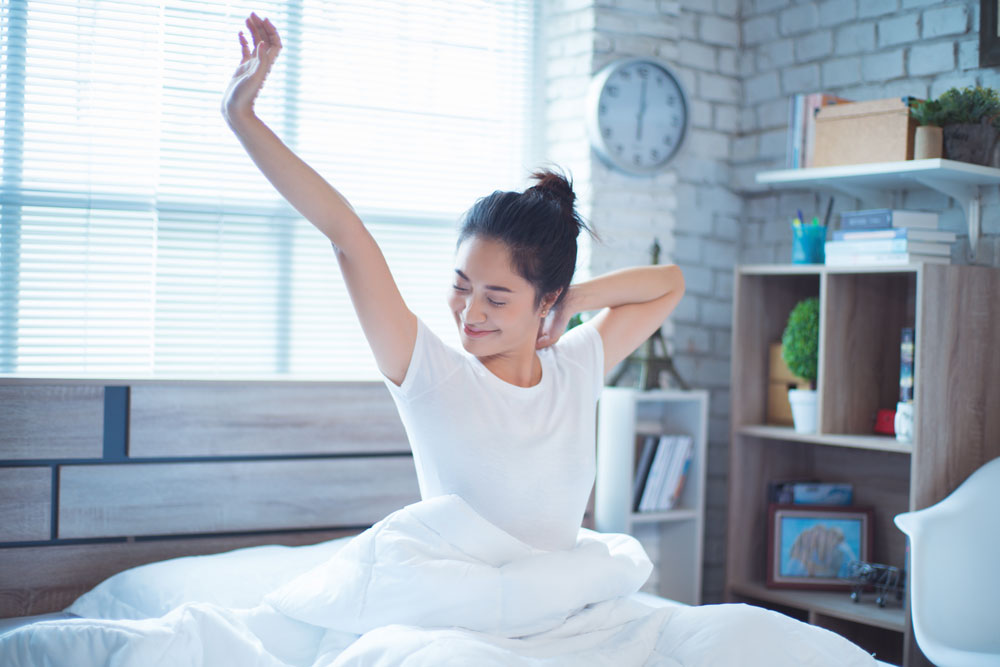 Why Waking Up At The Same Time Every Day Improves Your Sleep (Yes, Weekends  Too)