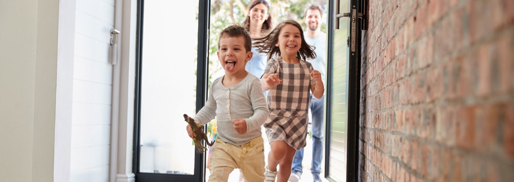 happy family home insurance banner